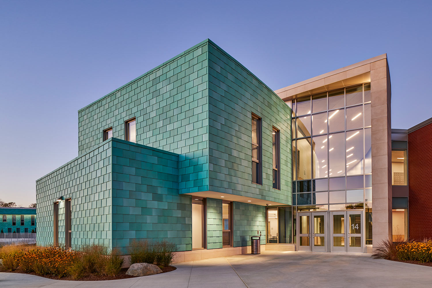 j-f-k-elementary-school-holbrook-middle-high-school-flansburgh-architects